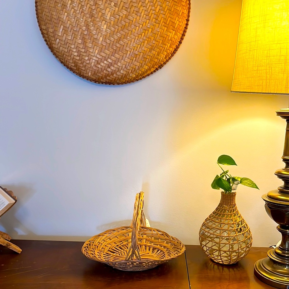 Vintage basket with handle